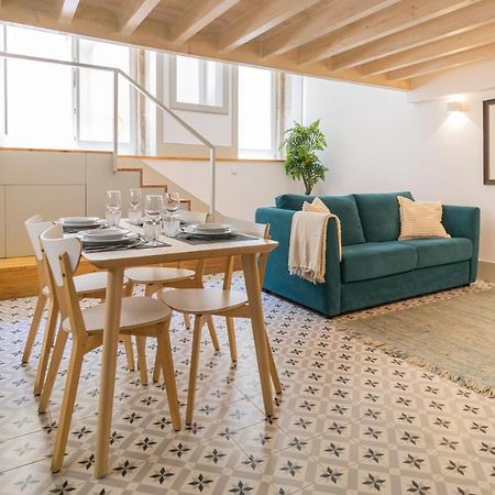 Central Stunning Duplex W/ Patio By Lovelystay Porto Ngoại thất bức ảnh