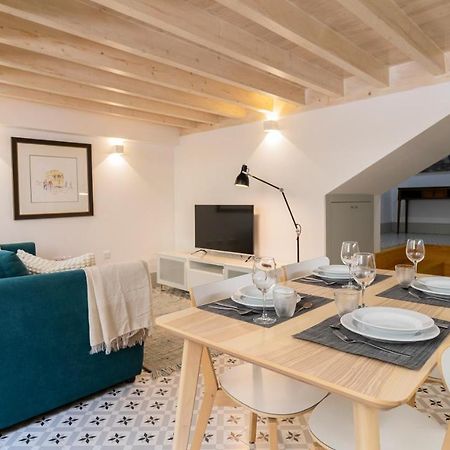 Central Stunning Duplex W/ Patio By Lovelystay Porto Ngoại thất bức ảnh