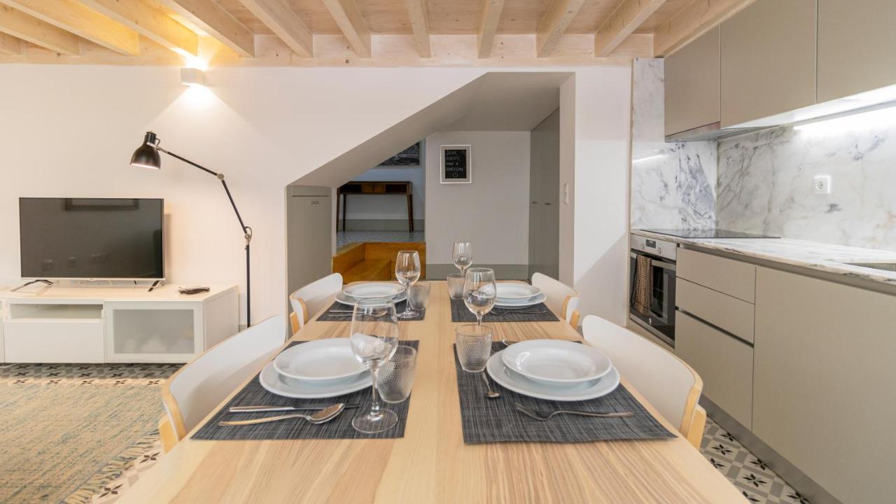 Central Stunning Duplex W/ Patio By Lovelystay Porto Ngoại thất bức ảnh