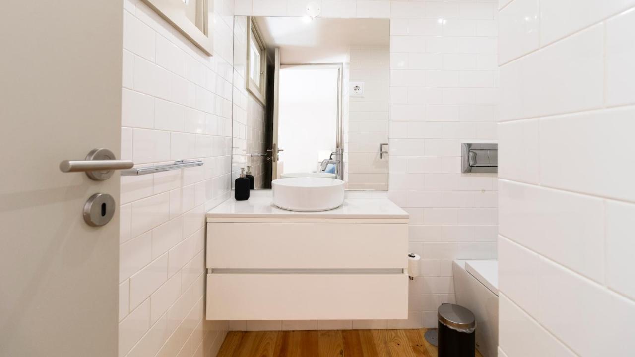 Central Stunning Duplex W/ Patio By Lovelystay Porto Ngoại thất bức ảnh