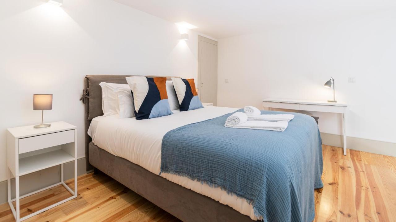 Central Stunning Duplex W/ Patio By Lovelystay Porto Ngoại thất bức ảnh