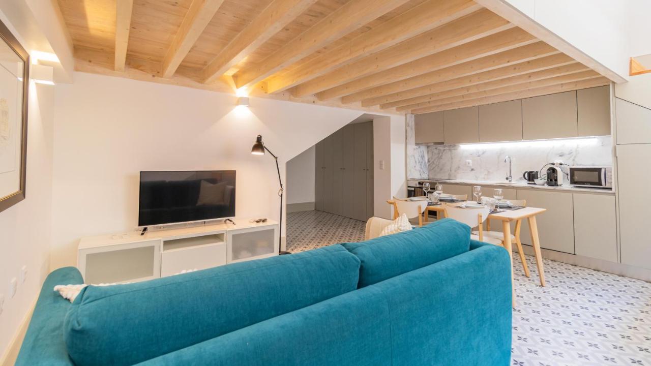 Central Stunning Duplex W/ Patio By Lovelystay Porto Ngoại thất bức ảnh