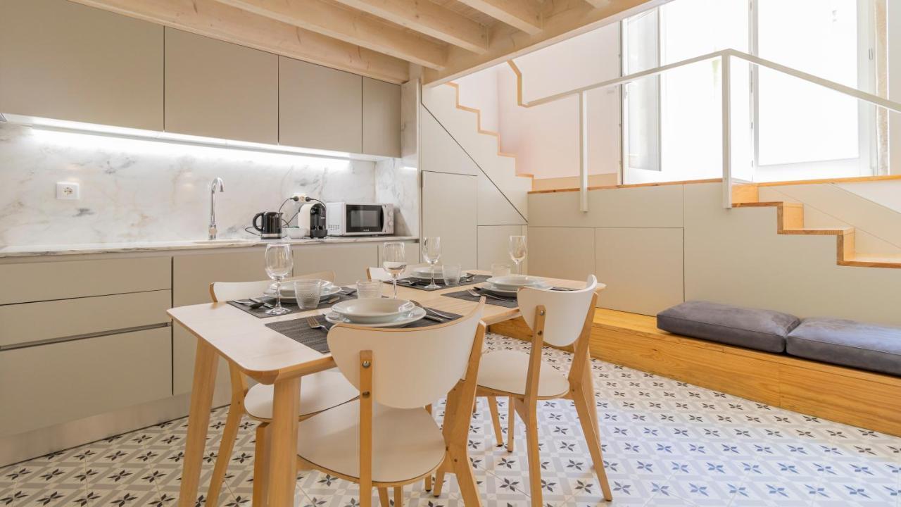 Central Stunning Duplex W/ Patio By Lovelystay Porto Ngoại thất bức ảnh