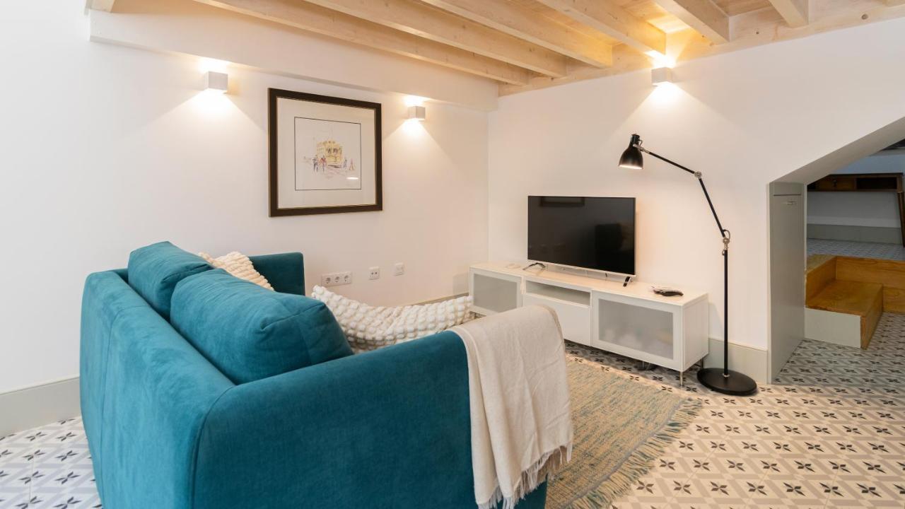 Central Stunning Duplex W/ Patio By Lovelystay Porto Ngoại thất bức ảnh