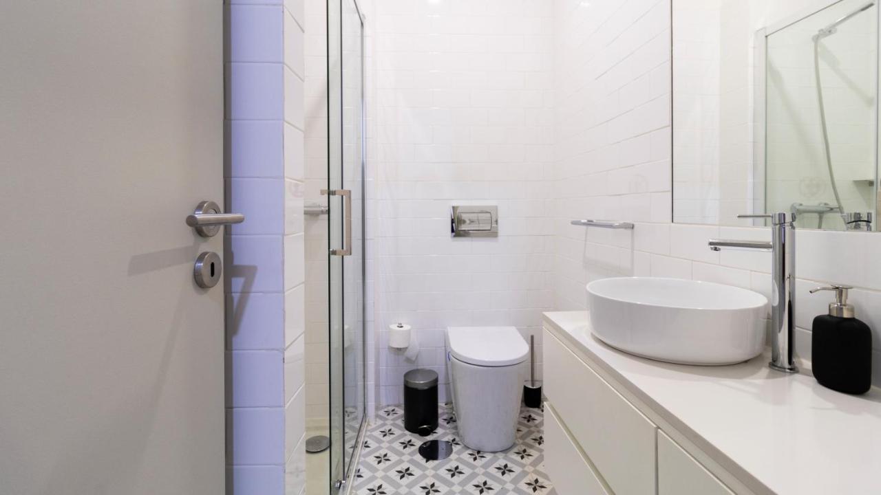 Central Stunning Duplex W/ Patio By Lovelystay Porto Ngoại thất bức ảnh