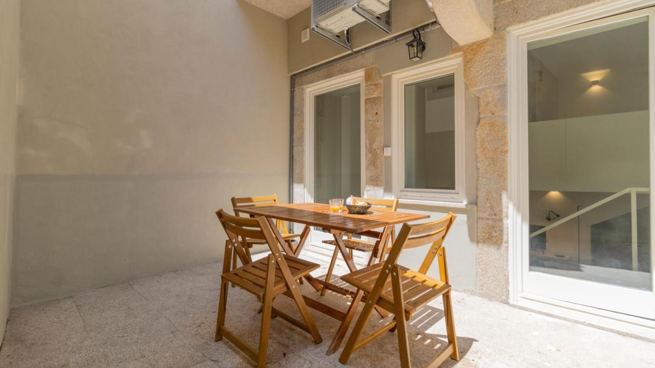 Central Stunning Duplex W/ Patio By Lovelystay Porto Ngoại thất bức ảnh
