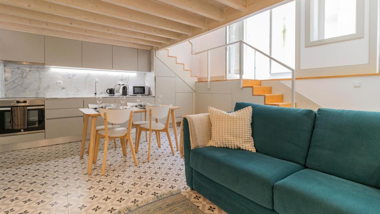 Central Stunning Duplex W/ Patio By Lovelystay Porto Ngoại thất bức ảnh
