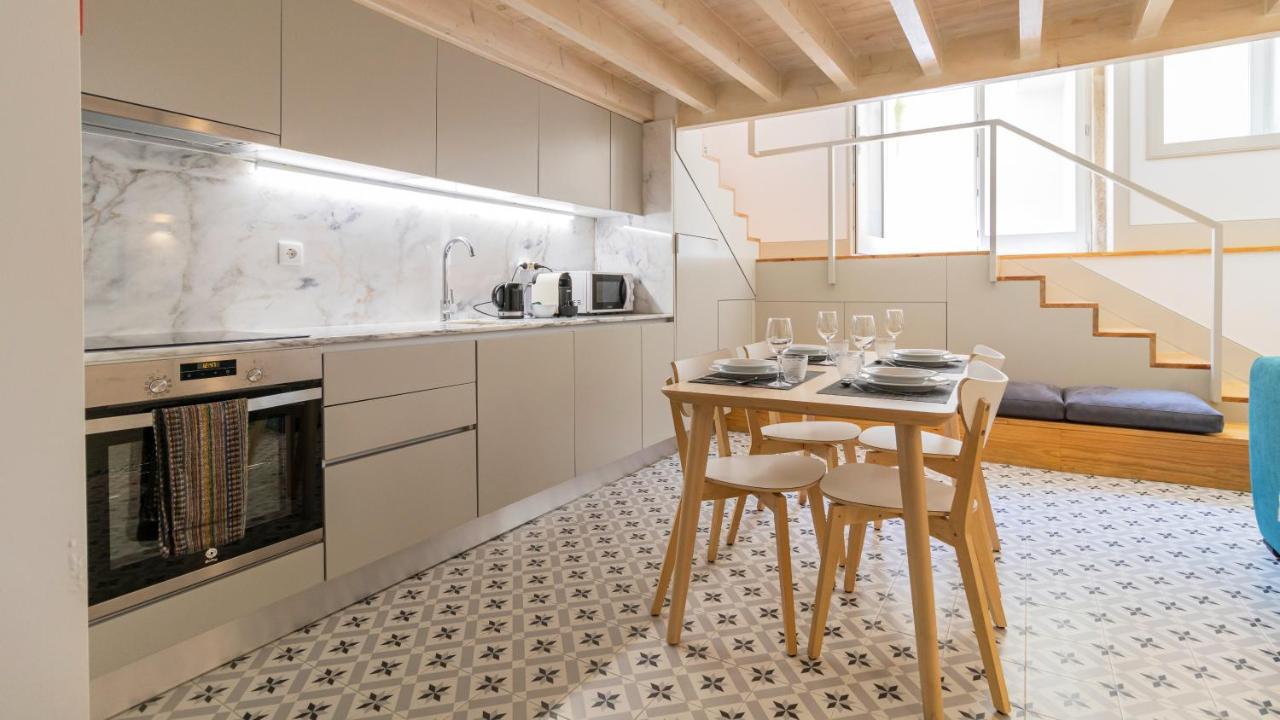 Central Stunning Duplex W/ Patio By Lovelystay Porto Ngoại thất bức ảnh