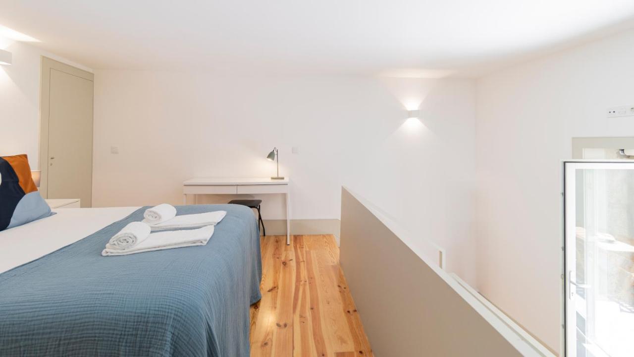 Central Stunning Duplex W/ Patio By Lovelystay Porto Ngoại thất bức ảnh